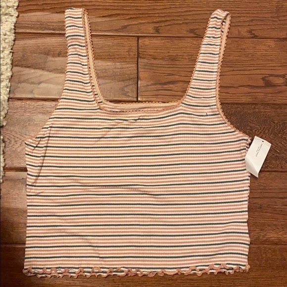 American Eagle Outfitters Tops - NWT crop top
